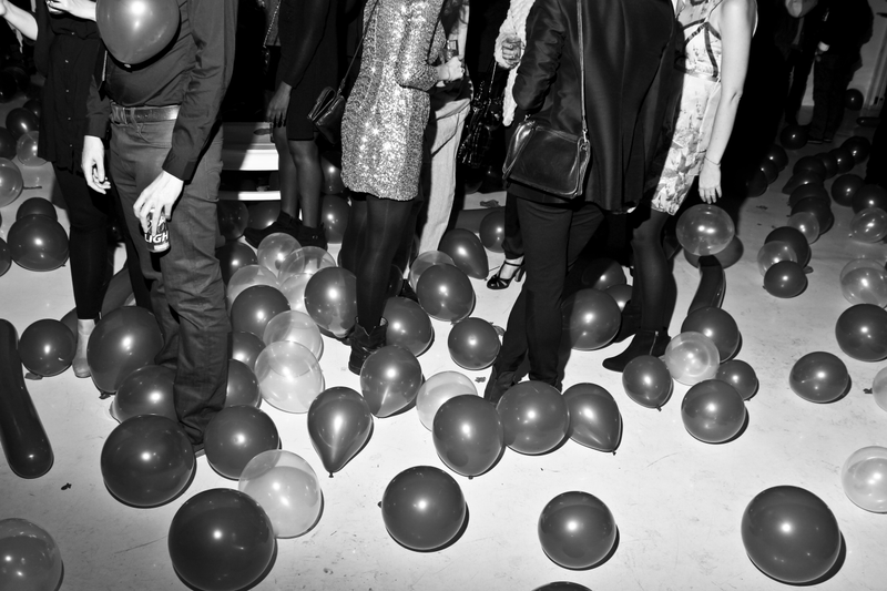 Illustration for article titled GAWKER MEDIA : A HOLIDAY PARTY